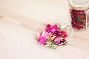 オリジナル缶バッジ制作の最適価格とは？コストを抑えつつ理想のデザインを実現する方法